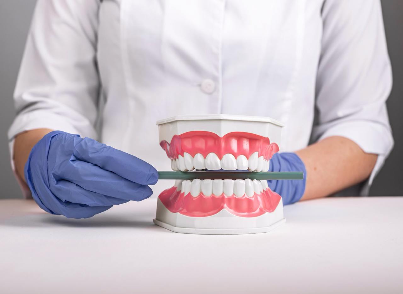 лечение кариеса на передних зубах